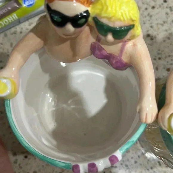 Set of 2 VTG 1997 Lotus Hot Hotter Tub Novelty Cup Planter Swimming Pool Party - Picture 5 of 6